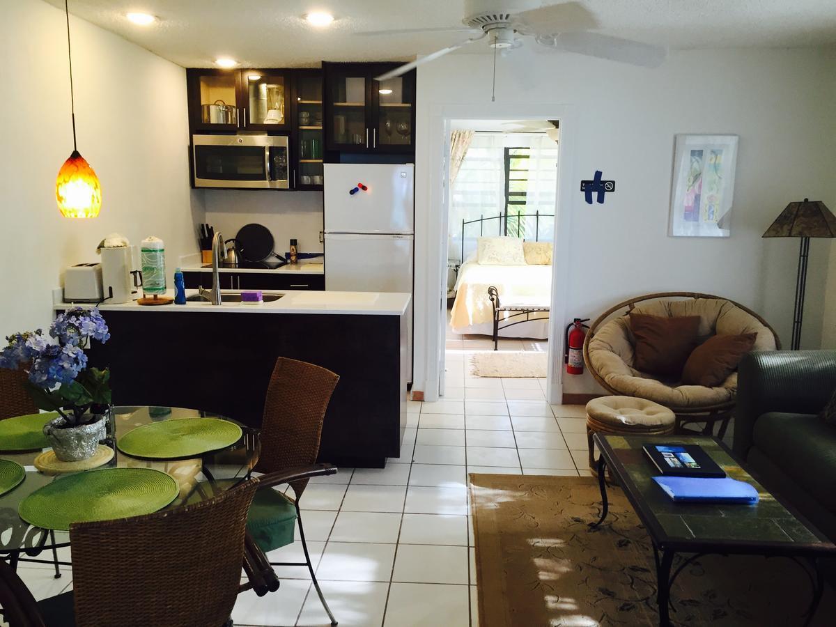 Hollywood Beach Suites Turks And Caicos Whitby Kültér fotó