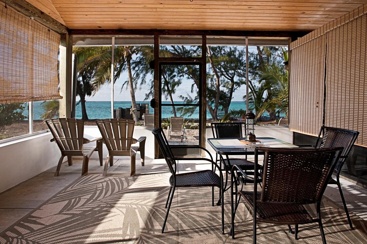 Hollywood Beach Suites Turks And Caicos Whitby Étterem fotó